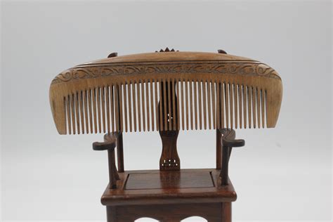 Hua Mulan Peachwood Comb K18.
